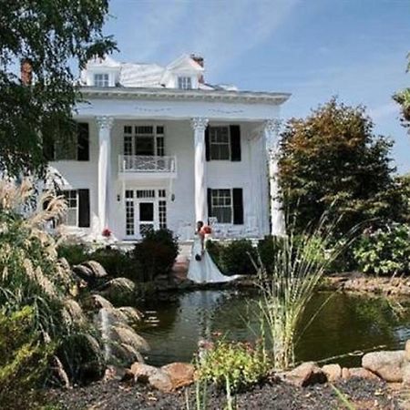 Winridge Manor Bed And Breakfast Madison Heights Екстер'єр фото