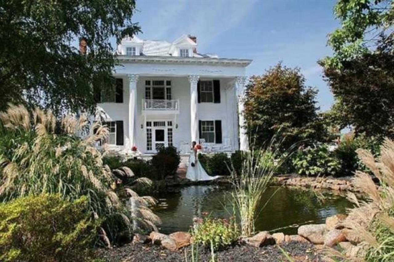 Winridge Manor Bed And Breakfast Madison Heights Екстер'єр фото