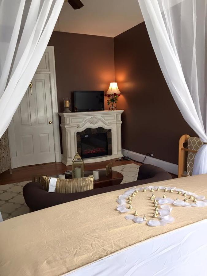 Winridge Manor Bed And Breakfast Madison Heights Екстер'єр фото